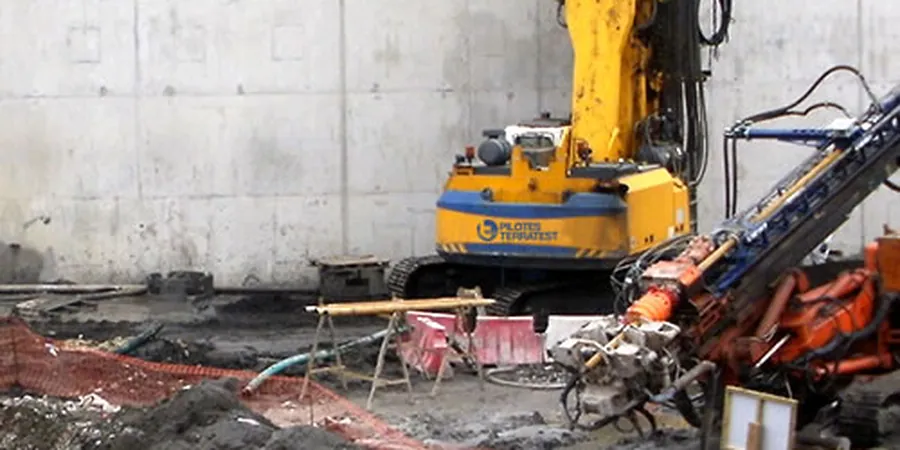 Diseño de Inyecciones (Grouting) en Iquique: Control del Agua Subterránea y Estabilización en Suelos Salinos