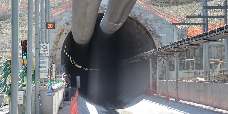 Análisis Geotécnico para Túneles en Suelo Blando en Iquique